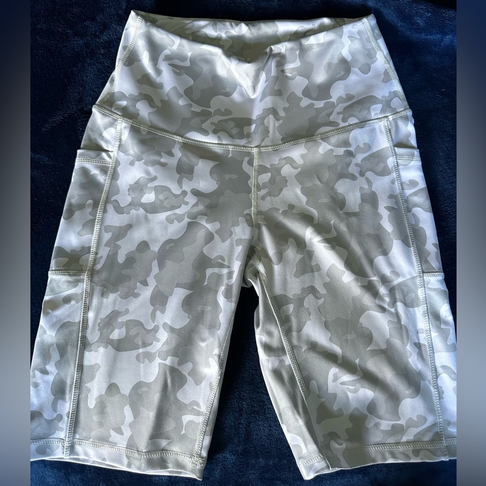 Legend White & Grey Camo Shorts. Size M